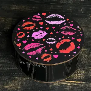 Бокс круглий, чорний "Kiss" 30х30х10 см