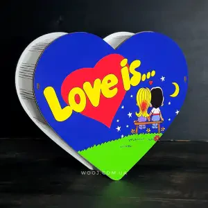 Бокс "Серце" з принтом "Love is..." білий 35х30х8см