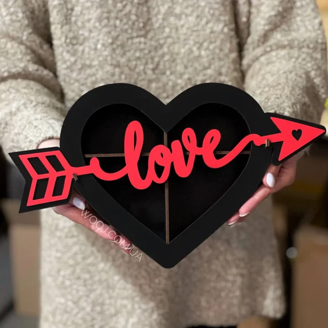 Бокс у формі серця з прозорою кришкою та перегородками "Love", чорний 22х20х5см