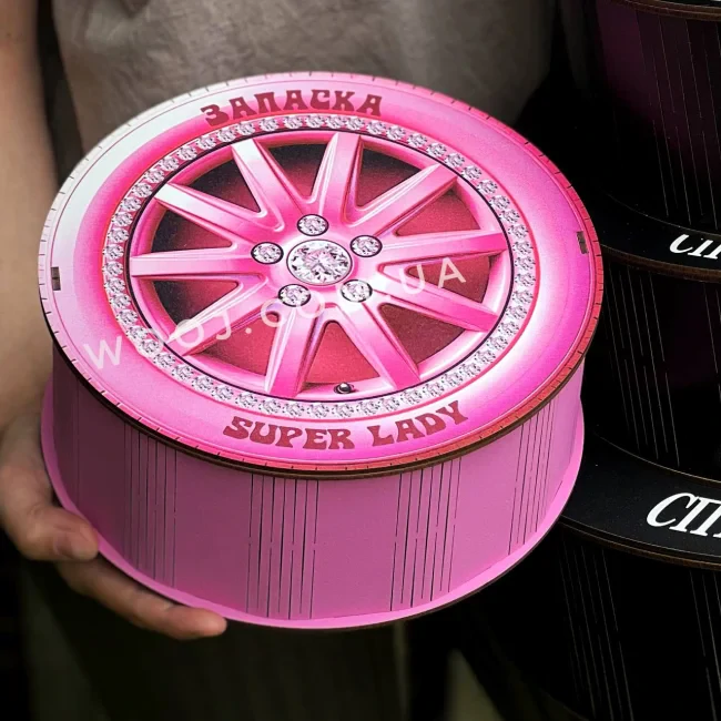 Бокс круглий "Запаска super lady", рожевий 21х21х9см